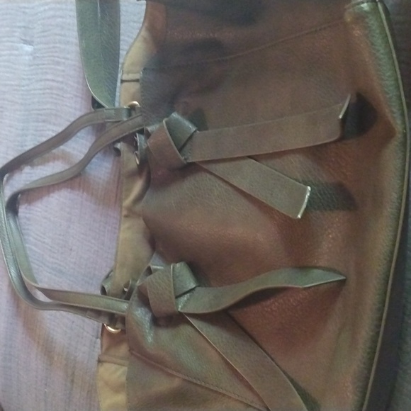 Anthropologie Handbags - Anthropologie olive green large leather shoulder bag with bows EUC